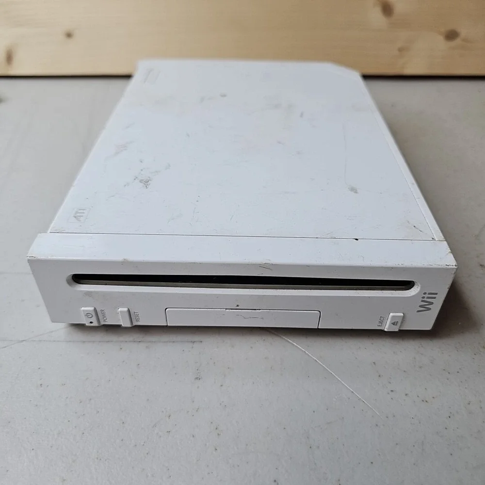 Nintendo Wii Console White 2006 RVL-001 For Parts